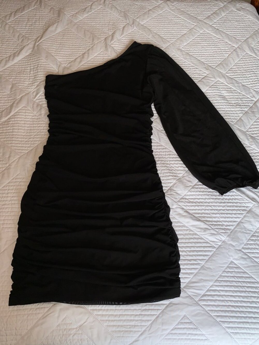 Nashalyly One Shoulder Ruched Bodycon Dress w/ Sheer Sleeve - Size M